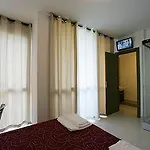 Oda ve Kahvaltı Ag 4*